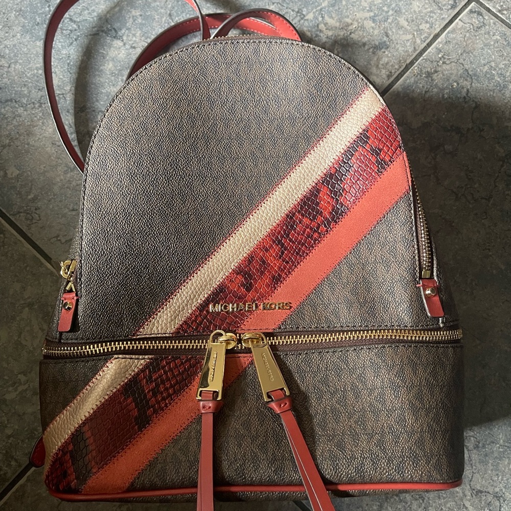 NEW Michael Kors Rhea Medium Back Pack Purse